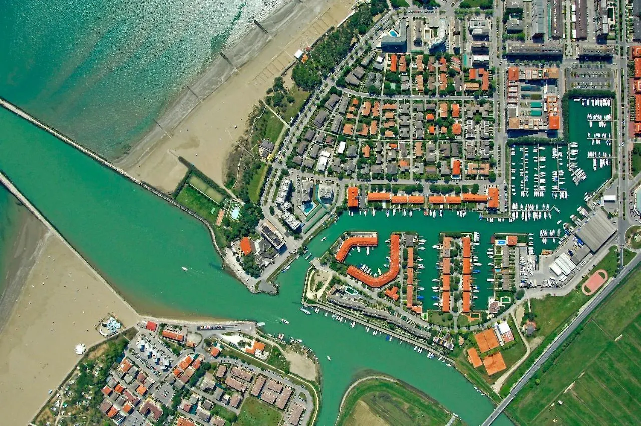 Gorgeous Villa For 8 With Shared Pool Porto Santa Margherita di Caorle Italia
