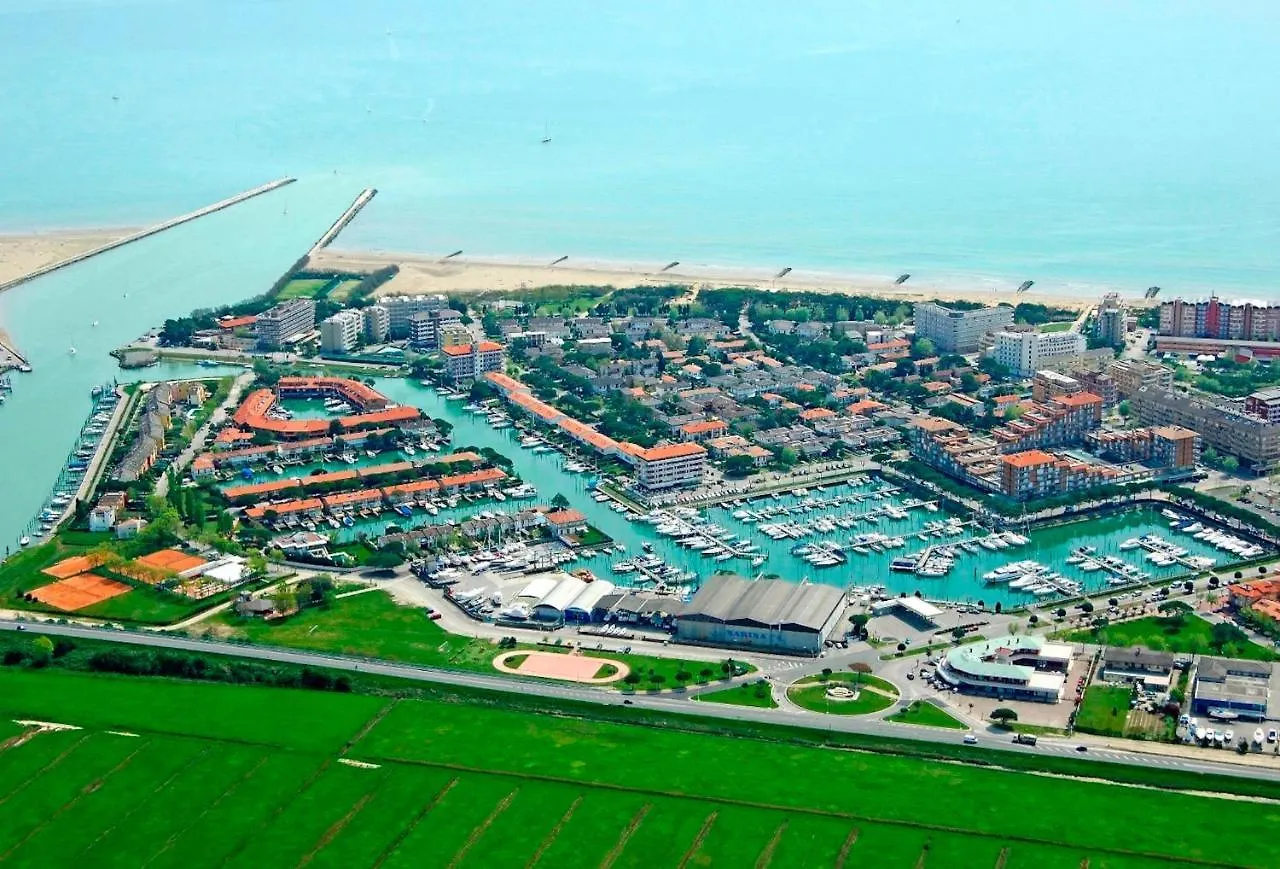 Gorgeous Villa For 8 With Shared Pool Porto Santa Margherita di Caorle Italy