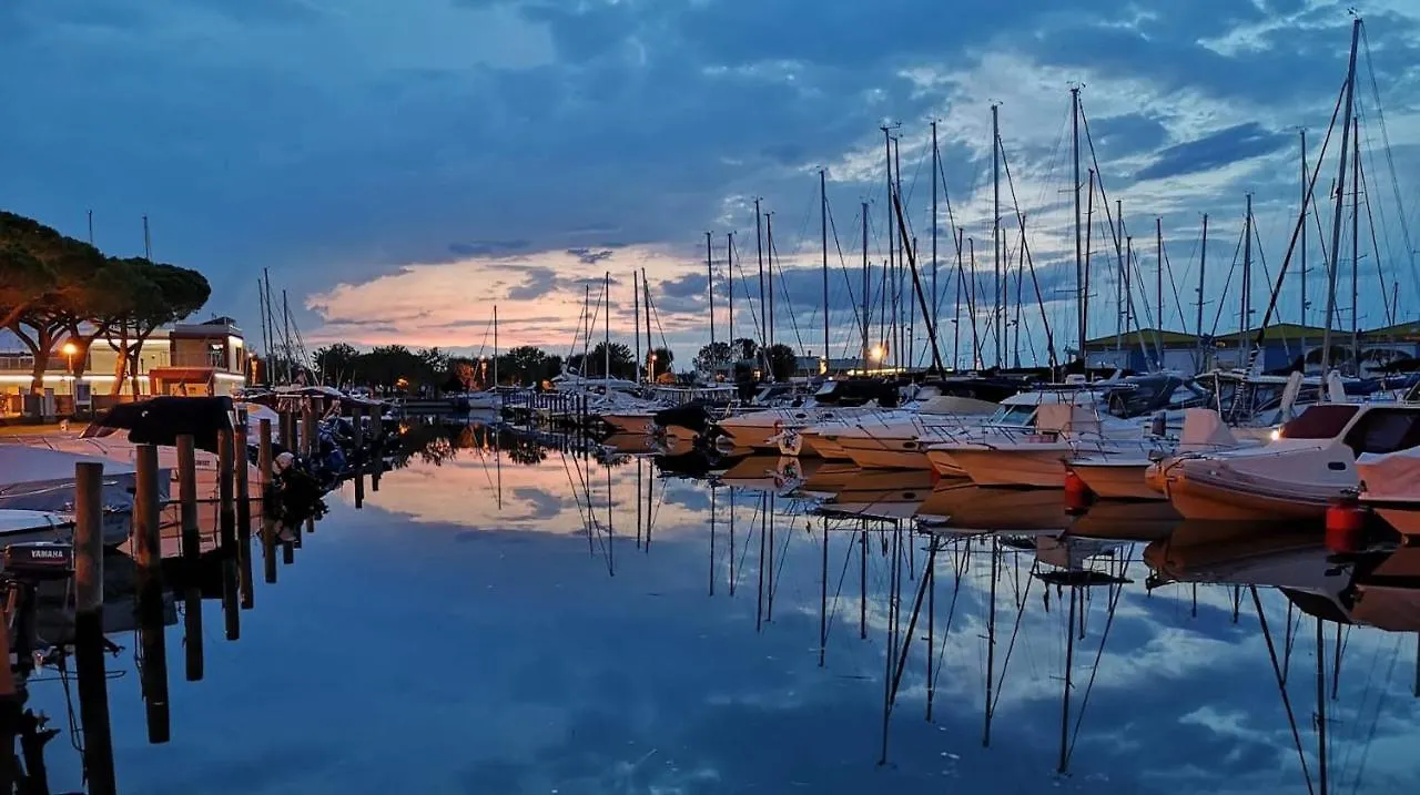 Gorgeous Villa For 8 With Shared Pool Porto Santa Margherita di Caorle