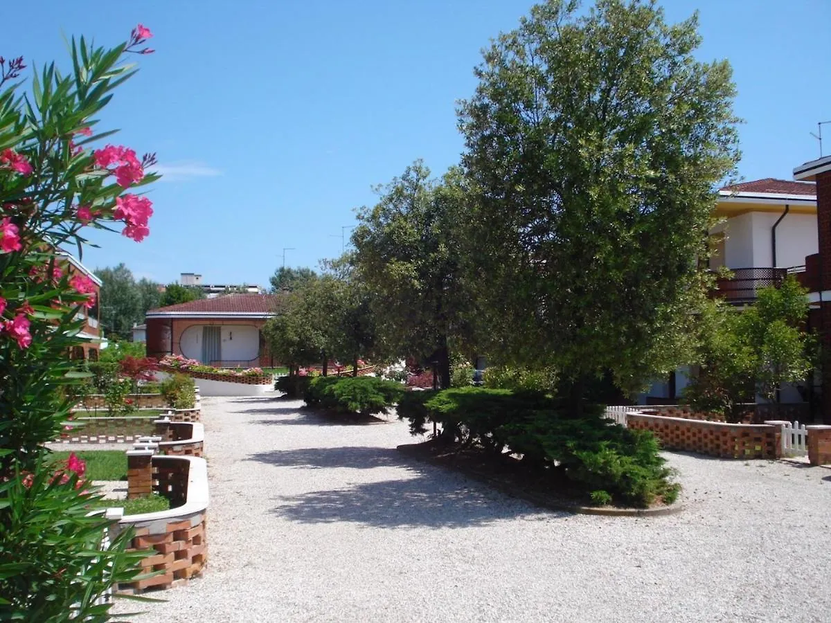 Gorgeous Villa For 8 With Shared Pool Porto Santa Margherita di Caorle Italy